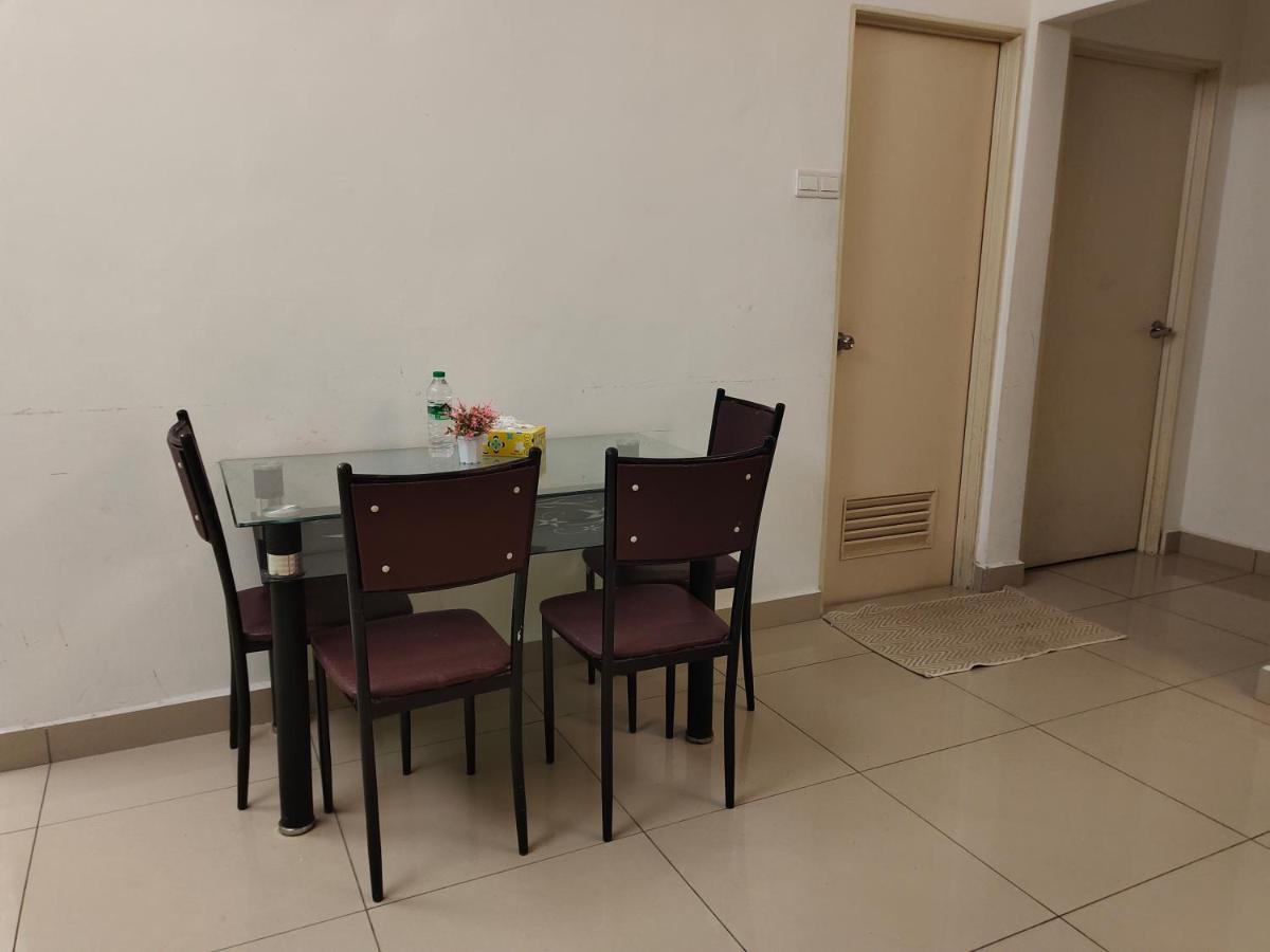 2 Rooms Homestay Deviana Wakaf Che Yeh Kota Bharu Exterior photo